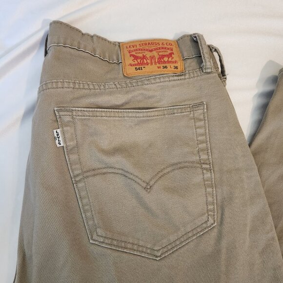 Men’s Levi’s Khakis 36W 36L - Picture 3 of 6